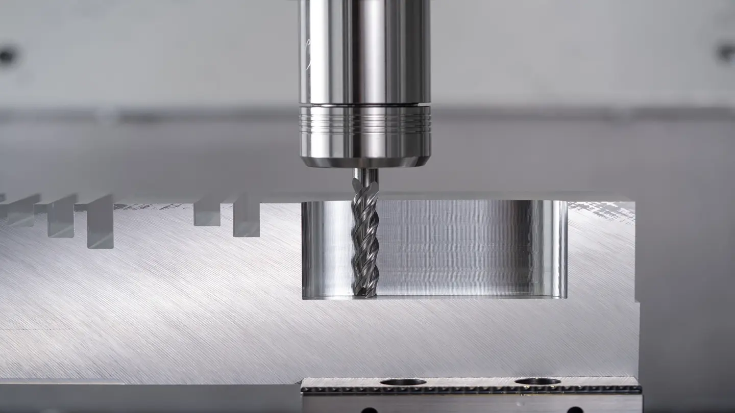 Neues Vollhartmetallwerkzeug-Programm für das Fräsen und Bohren von PFERD TOOLS