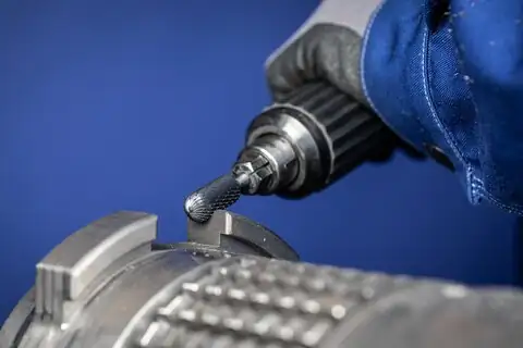 Fresa de metal duro forma cilíndrica redonda WRC Ø 12x25 mm, mango Ø 6 mm, Z3P medio universal, con dentado cruzado HICOAT 2